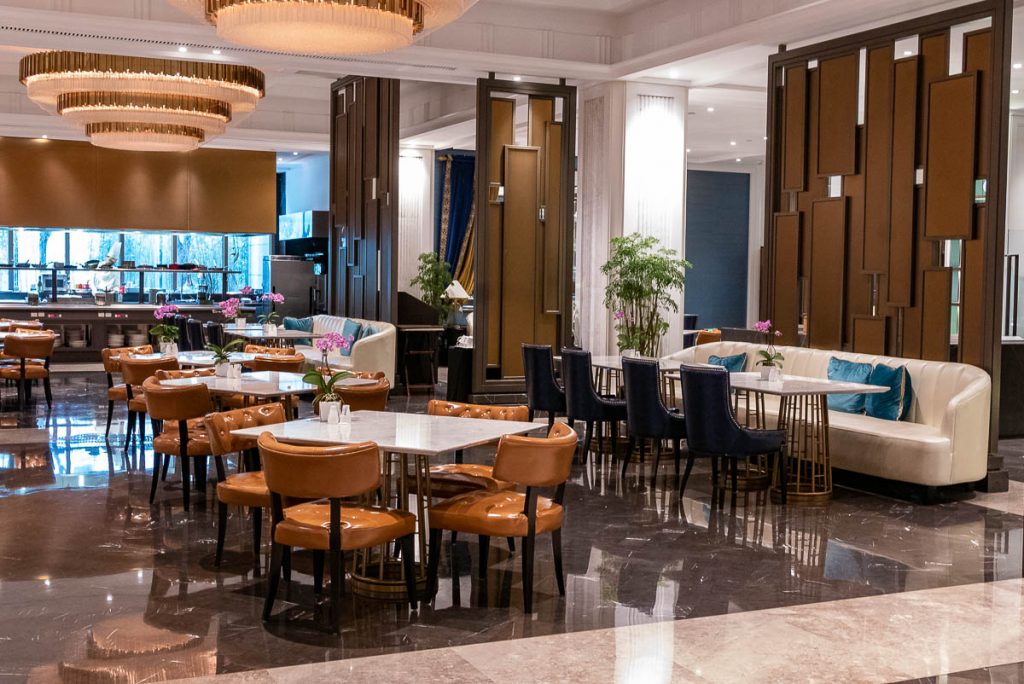 Hotels in Shanghai: St. Regis Shanghai. Social all day dining restaurant (Photo by Rachel Gouk)