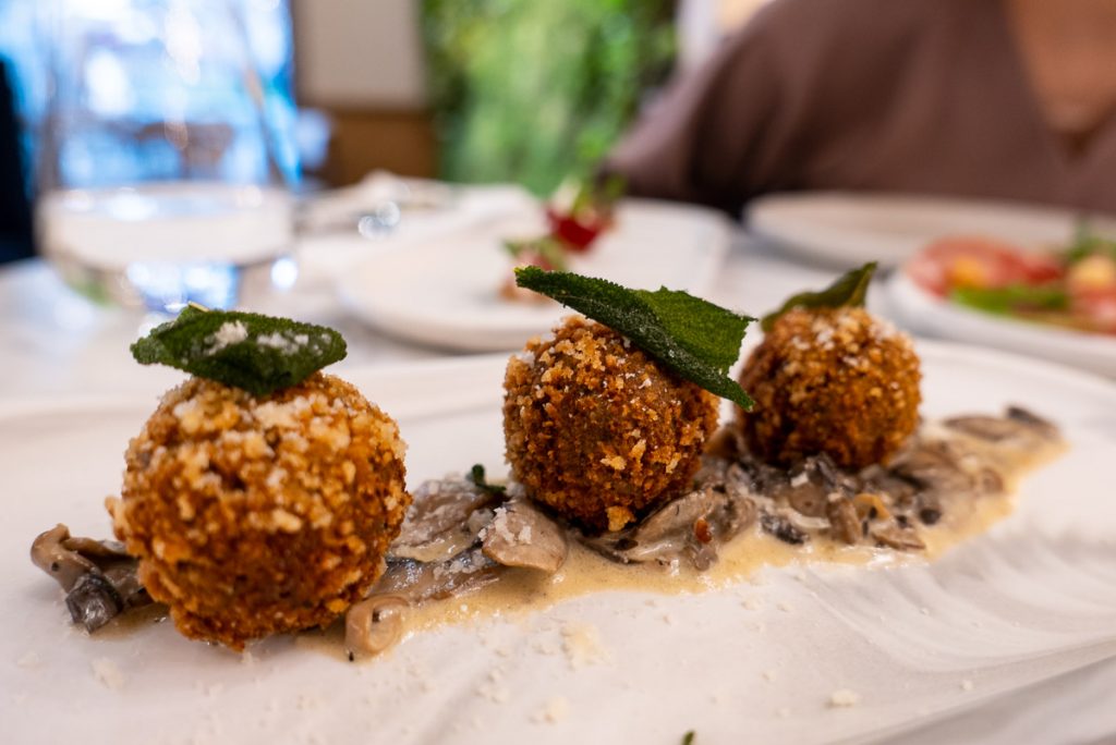 Meanwhile in Xintiandi Italian restaurant by Pizza Express. Photo by Rachel Gouk.