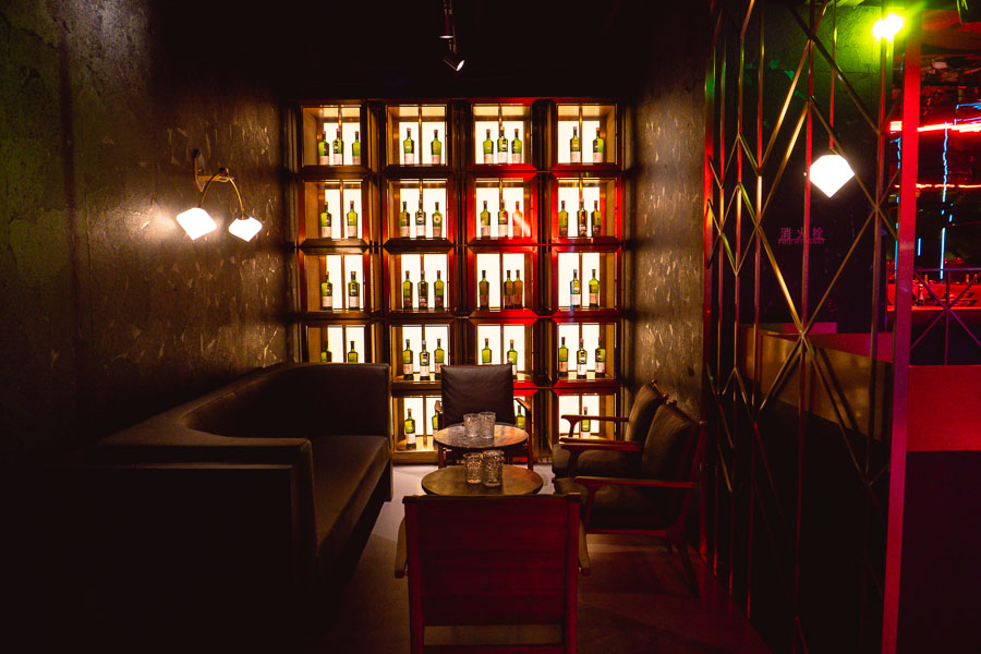 CÉ LA VI Shanghai, a restaurant, bar, and club located on the Bund. Photo by Rachel Gouk. 