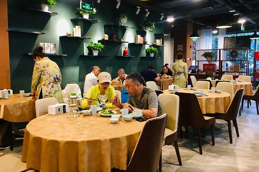 Huaiyang restaurant Yechun Teahouse in Shanghai. 