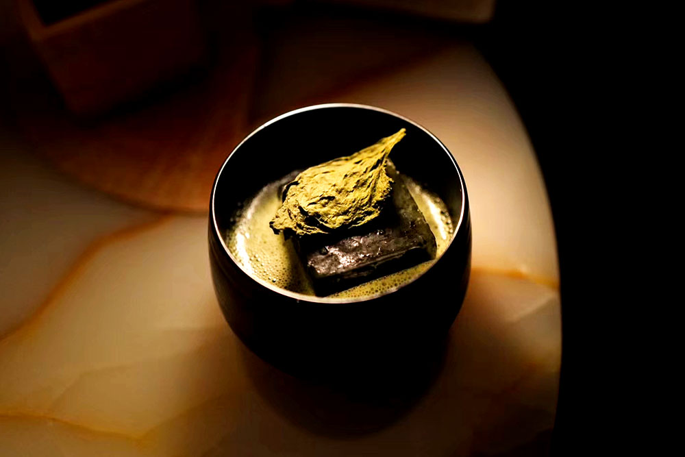 Tea cocktails at Teju Bar, cocktail bar in Shanghai.
