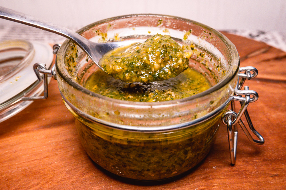 Easy recipes: Fresh pesto. Photo & Recipe by Rachel Gouk @ Nomfluence. 