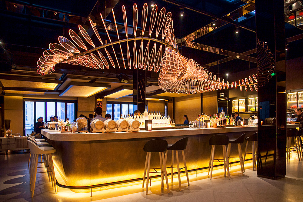 Best oyster deals in Shanghai: The Nest, gastrolounge on the Bund. Read more on Nomfluence. 