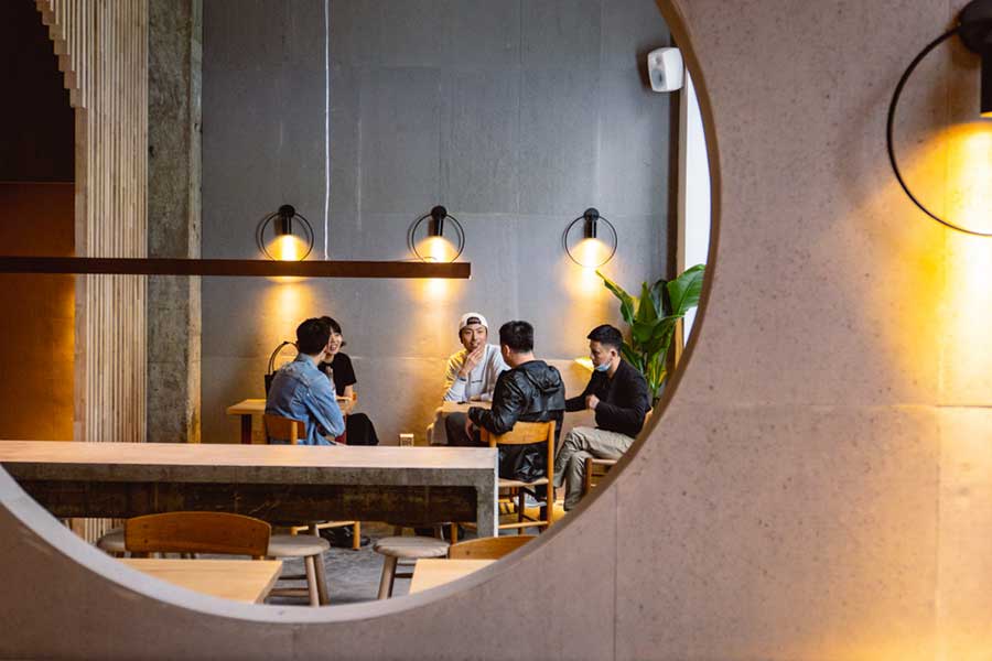 Mikkeller Taproom Shanghai for craft beers. Best new restaurants and bars in Shanghai from 2020. Photo by Rachel Gouk @ Nomfluence. 