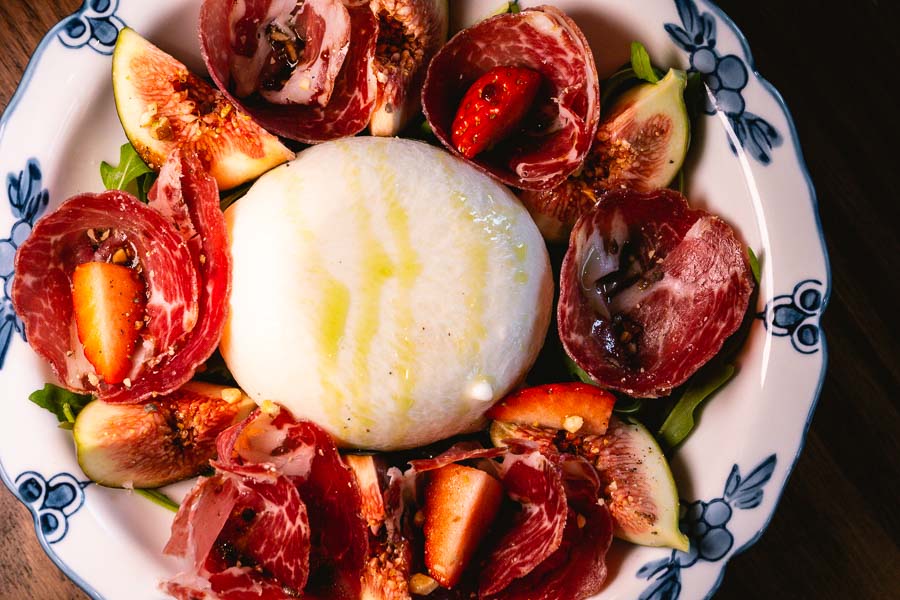 Mozzarella e Vino is a European-style eatery specializing in cheese products, located in Xuhui, Shanghai. Photo by Rachel Gouk @ Nomfluence. 