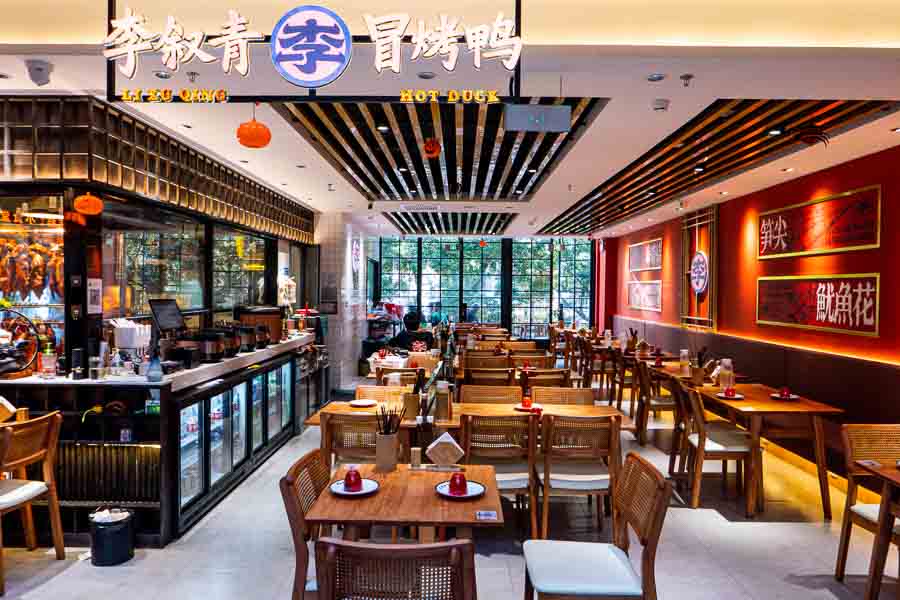 Foodie Social at Hong Shou Fang  (鸿寿坊), a dining destination and commercial hub that boasts more than 60 restaurants, bars, and cafes, located in Putuo district, Shanghai. Photo by Rachel Gouk @ Nomfluence