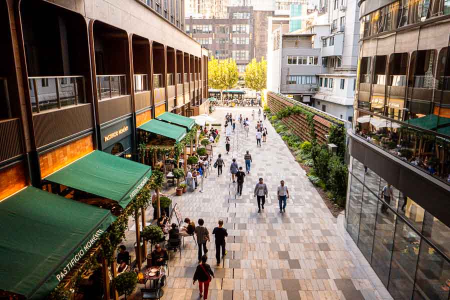 Foodie Social at Hong Shou Fang  (鸿寿坊), a dining destination and commercial hub that boasts more than 60 restaurants, bars, and cafes, located in Putuo district, Shanghai. Photo by Rachel Gouk @ Nomfluence