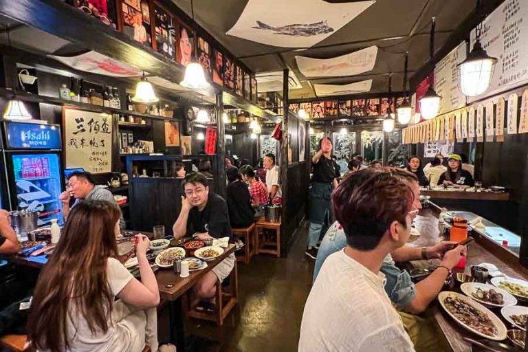 San Bai Bei is a Ningbo restaurant and late-night drinking spot in Jing'an, Shanghai. Photo by Rachel Gouk @ Nomfluence