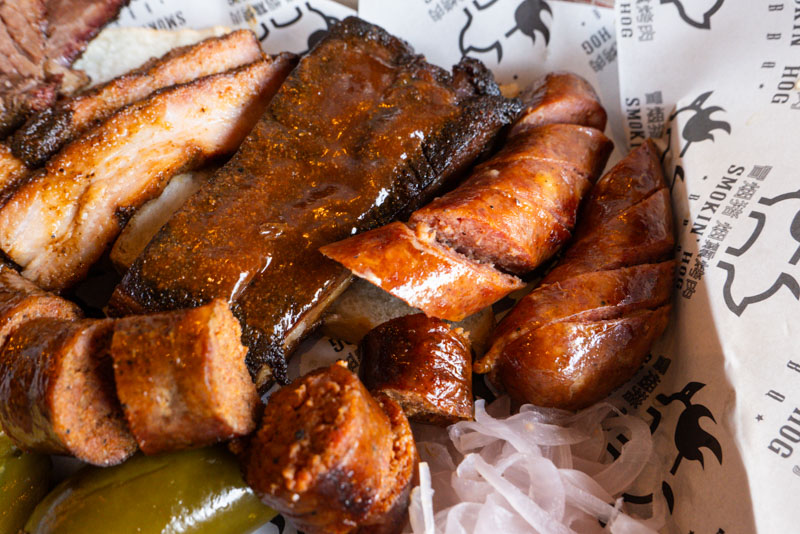 Smokin' Hog is a barbecue restaurant in Jing'an, Shanghai. Photo @ Nomfluence.