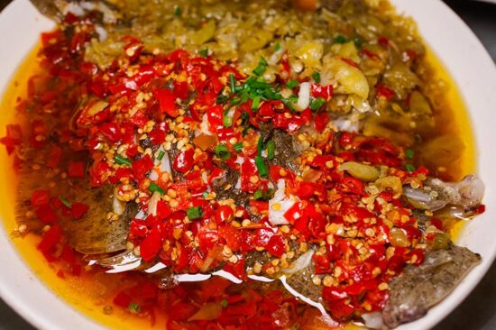 Di Shui Dong is a long-standing Hunan restaurant in Shanghai