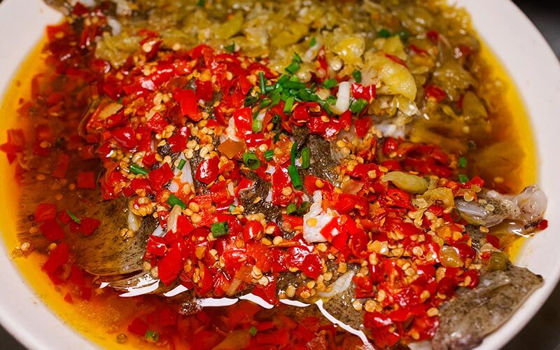 Di Shui Dong is a long-standing Hunan restaurant in Shanghai