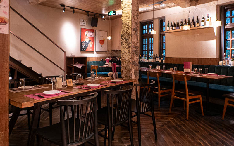Hooha is a casual Chinese bistro that does Ningbo fusion cuisine in Jing'an.