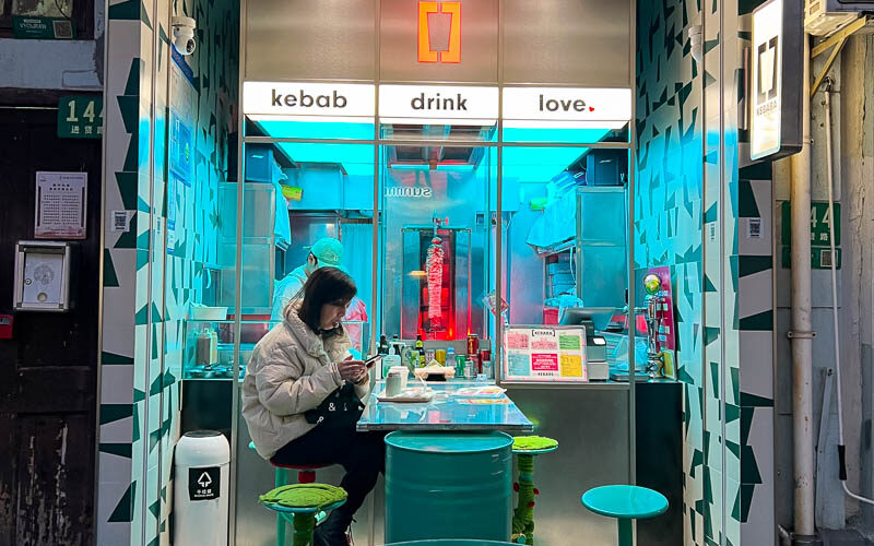 Kebaba is a doner kebab stall on Jinxian Lu. Juicy kebabs, beef or chicken, available to-go.