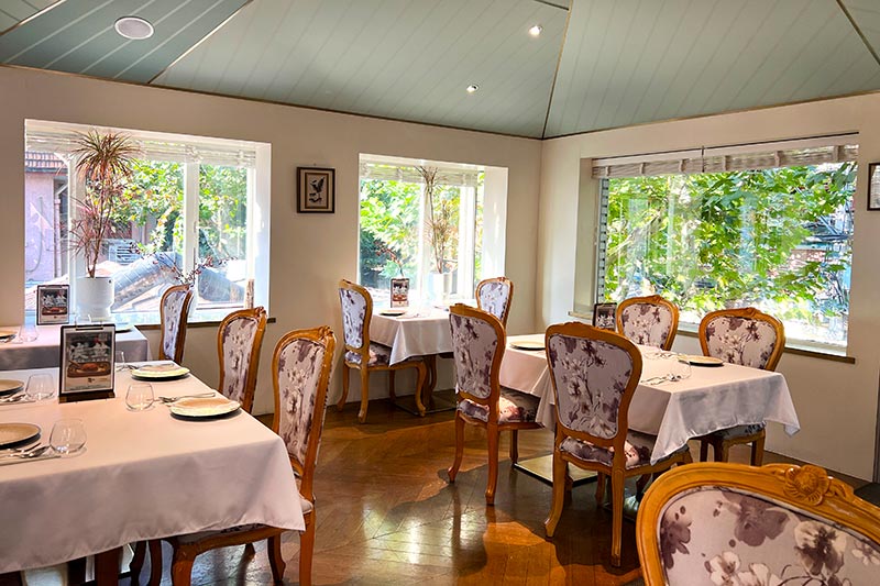 Salt-Less is a creative vegetarian restaurant in Shanghai serving Chinese and Western inspired dishes.