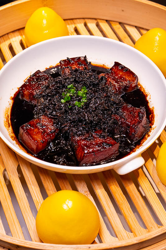 Yue Ji is a Chinese restaurant that specializes in Shaoxing cuisine with multiple locations in Shanghai and Hangzhou.