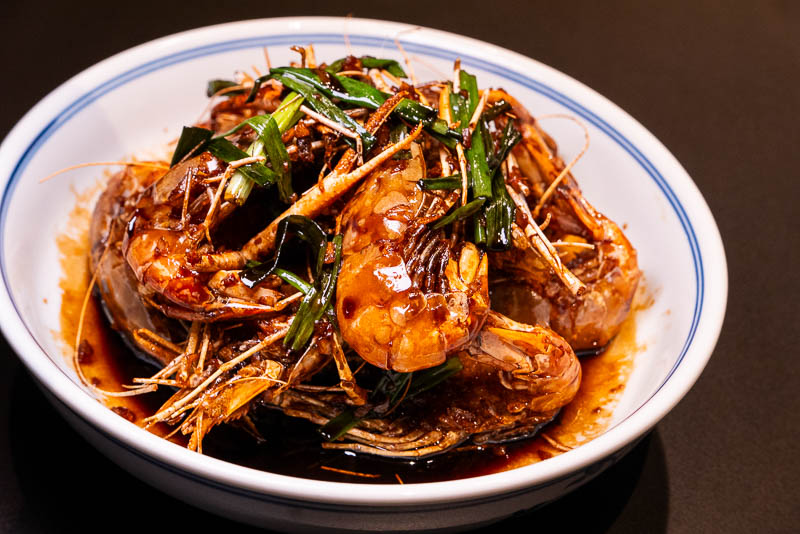 Yue Ji is a Chinese restaurant that specializes in Shaoxing cuisine with multiple locations in Shanghai and Hangzhou.