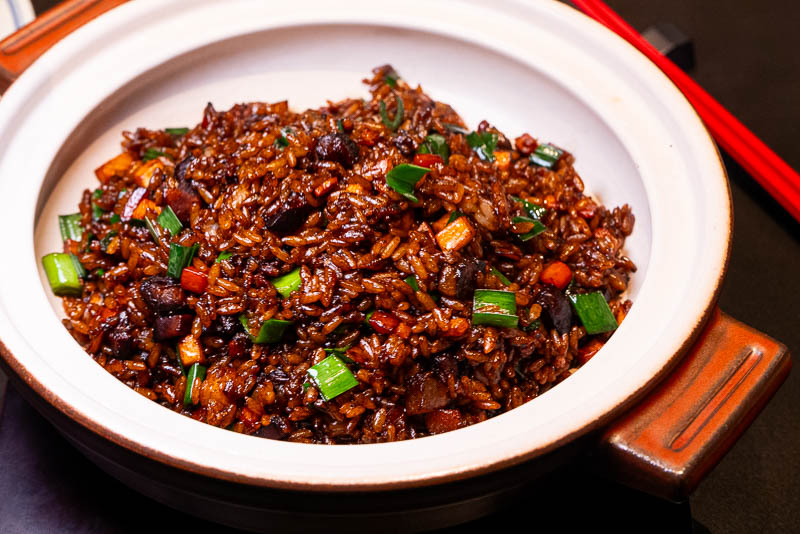 Yue Ji is a Chinese restaurant that specializes in Shaoxing cuisine with multiple locations in Shanghai and Hangzhou.