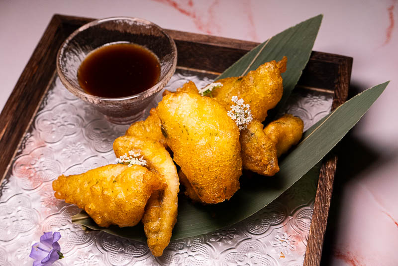 Laizhou Bar is a contemporary Chinese restaurant serving modern Sichuan, Guizhou, and Yunnan food in Shanghai