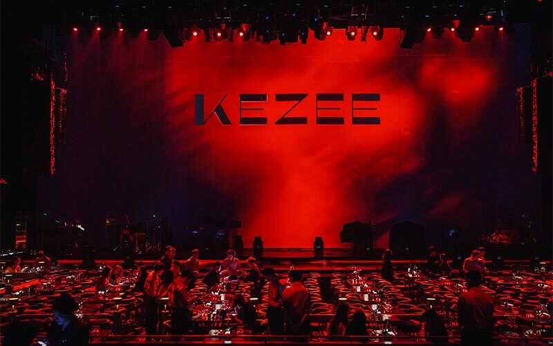 KEZEE is an all-in-one nightlife destination in Shanghai, hosting vocal and dance performances in a club-like setting.