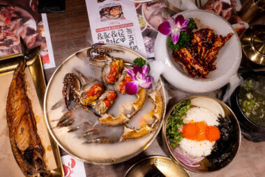 Sun Jia is a long-standing Korean restaurant in Shanghai's Koreatown specializing in marinated crab