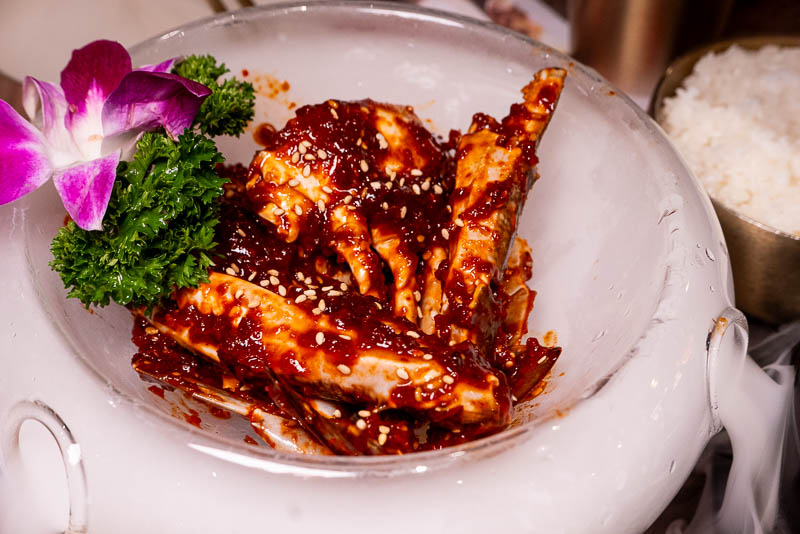 Sun Jia is a long-standing Korean restaurant in Shanghai's Koreatown specializing in marinated crab