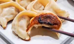 Hong Yu Fang 宏玉方 is a guotie (potsticker) shop in Shanghai serving crispy-bottomed dumplings.