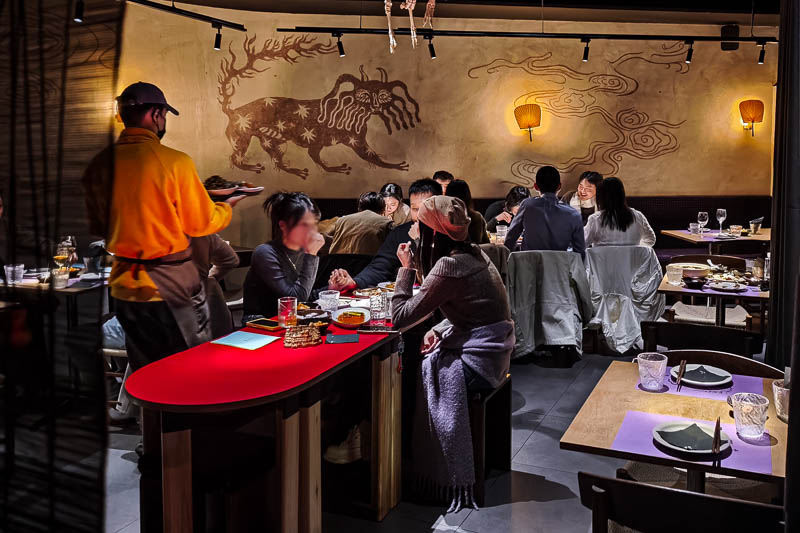 Discover Chinese wine in Shanghai at Cila Northwestern contemporary Chinese restaurant.