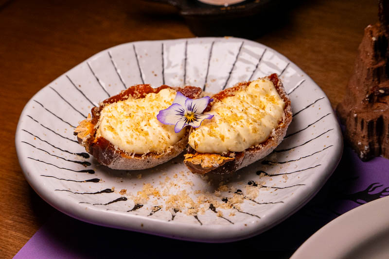 Cila is a modern Chinese restaurant in Shanghai showcasing Northwestern Chinese cuisine.