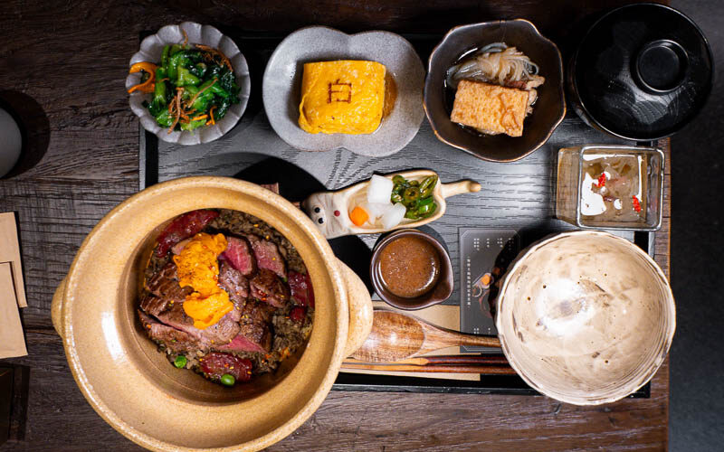 White Foods is a contemporary Chinese restaurant specializing in rice sets and matcha desserts, located in the former French concession of Shanghai.