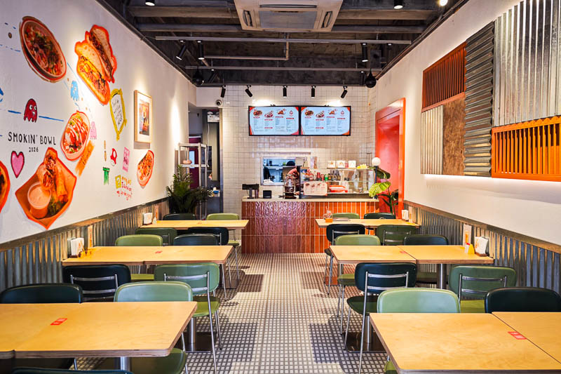Smokin Bowl - fast-casual bowls, sandwiches and cinnamon rolls by barbecue restaurant Smokin' Hog in Shanghai