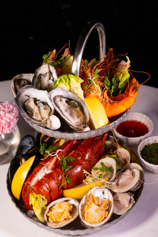 Aura Lounge, Ritz-Carlton Shanghai Pudong, skyline views and live jazz