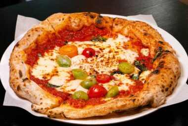 Uncle Beam & His Daughter's Huge Pizza - Neapolitan pizza in Shanghai
