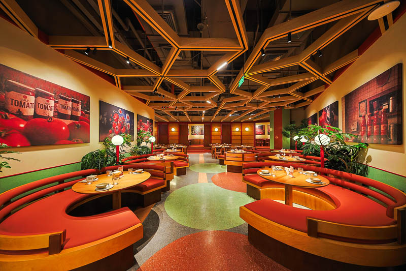 七月柿 Farm House (Melt in July) is a a creative tomato-themed restaurant in Plaza 66, Jing'an, Shanghai