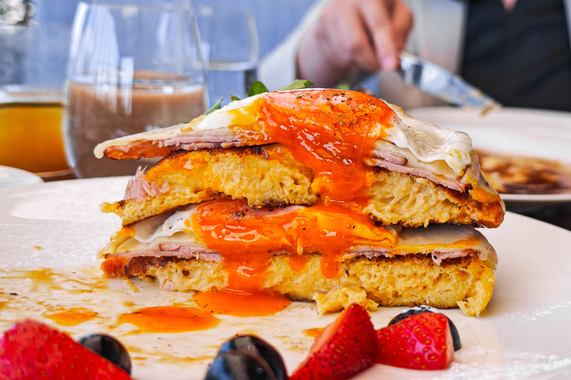 Spago Shanghai - free flow brunch on the Bund.