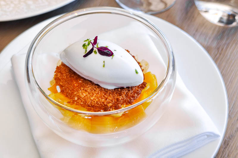 Spago Shanghai - free flow brunch on the Bund.